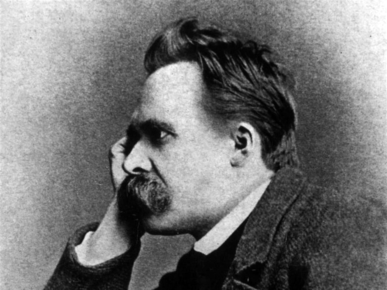 «  Demeure le moins possible assis. » – Nietzsche